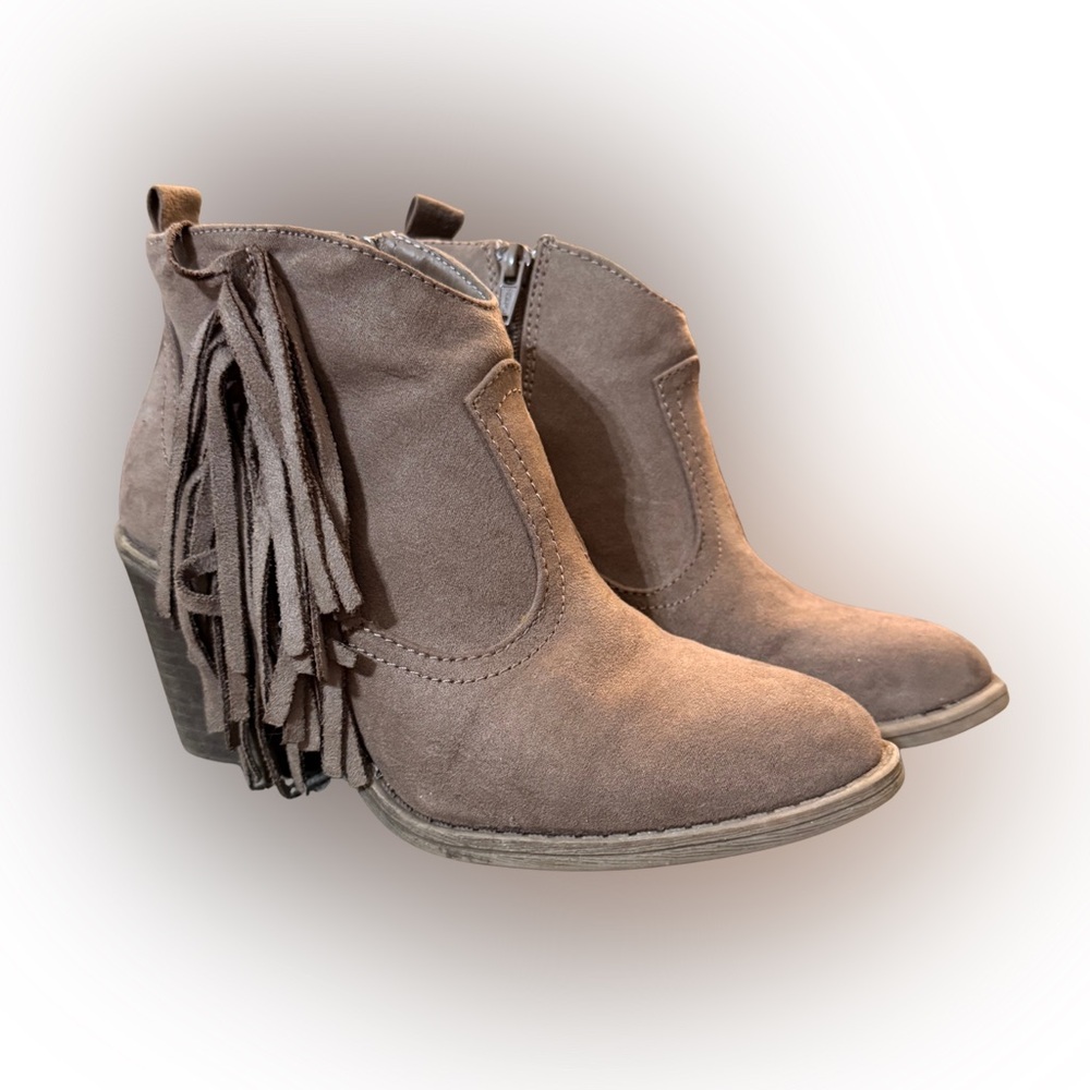 Faded Glory Brown Ankle Boots with Fringe‎